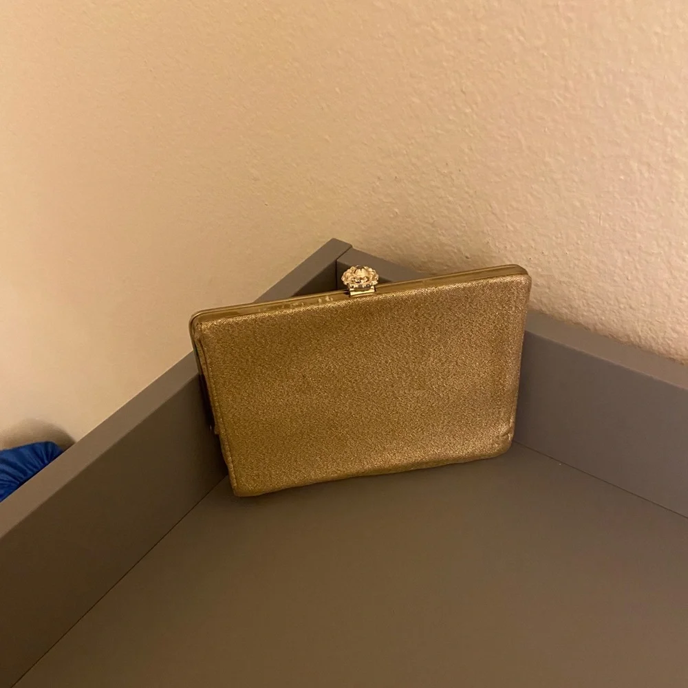 Vintage Gold Clutch 👛